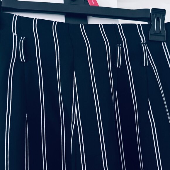 Stylist High Waisted Pinstripe Wide Leg Pant - Picture 4 of 6